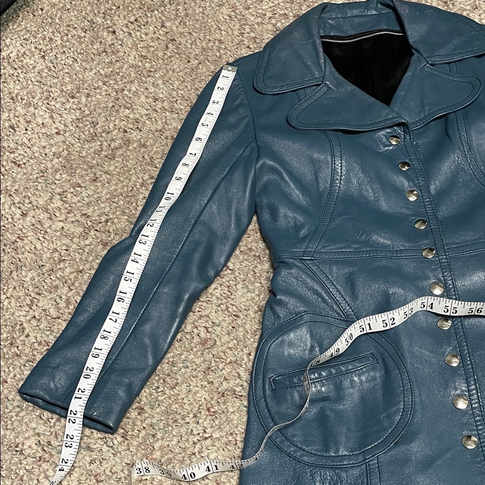 Vintage 70s Women's Blue Leather snap front Coat- adorable - Picture 5 of 11